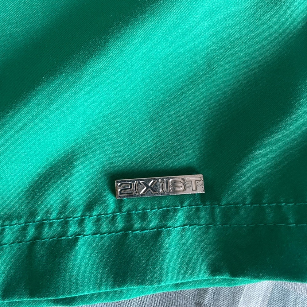 Mens 2 Xist swim shorts green in color large - Picture 8 of 10